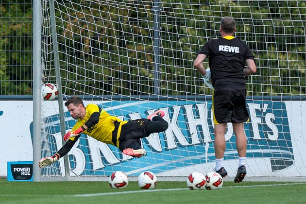 05.08.2026, Fussball, Training von Borussia Dortmund. v. l. Torwart Patrick Drewes (Borussia Dortmund), Torwarttrainer Matthias Kleinsteiber (Borussia Dortmund). Dortmund Trainingsgelände des BVB NRW Deutschland xRHR-FOTO DEx Copyright: DennisxEwert RHR-FOTOx RHR-FOTO DE