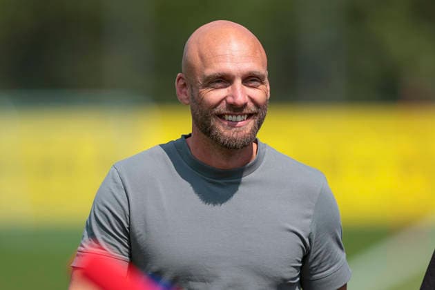 05.08.2026, Fussball, Training von Borussia Dortmund. Sportdirektor Ole Book (Borussia Dortmund) lacht. Dortmund Trainingsgelände des BVB NRW Deutschland xRHR-FOTO DEx Copyright: DennisxEwert RHR-FOTOx RHR-FOTO DE