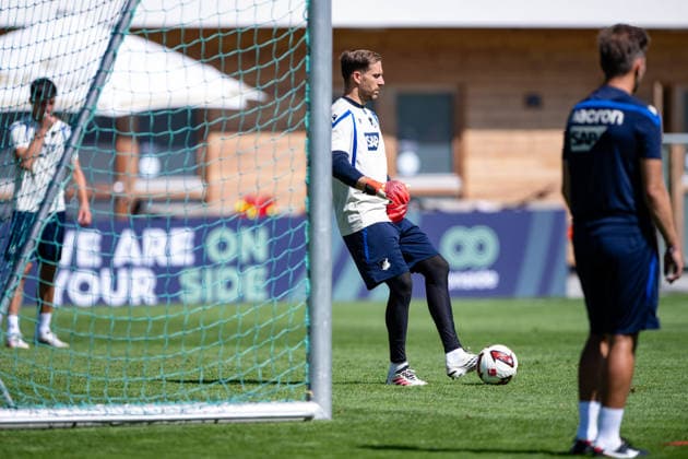 Oliver Baumann, (TSG Hoffenheim, 01), mit Ball, TSG Hoffenheim, Fussball, Trainingslager, Saison Vorbereitung, Saison 2026 2027, GER, 05.08.2026, Eibner-Pressefoto Andreas Ulmer TSG Hoffenheim, Fussball, Trainingslager, Saison Vorbereitung, Saison 2026 2027, GER, 05.08.2026, Copyright: xEibner-Pressefoto AndreasxUlmerx EP_AUR