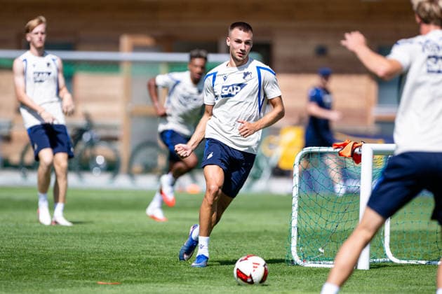 Tim Lemperle, (TSG Hoffenheim, 19) am Ball, TSG Hoffenheim, Fussball, Trainingslager, Saison Vorbereitung, Saison 2026 2027, GER, 05.08.2026, Eibner-Pressefoto Andreas Ulmer TSG Hoffenheim, Fussball, Trainingslager, Saison Vorbereitung, Saison 2026 2027, GER, 05.08.2026, Copyright: xEibner-Pressefoto AndreasxUlmerx EP_AUR