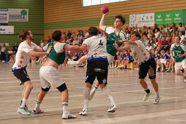 05.08.2026, xovx, Handball Lindencup, HSG Dutenhofen Münchholzhausen - HSG Hanau v.l. Jan Philipp Winkler (HSG Hanau), Nico Scheitel (HSG Dutenhofen Münchholzhausen II), Dziugas Jusys (HSG Hanau), Leonard Rettemeier (HSG Dutenhofen Münchholzhausen II), Ben Scharriär (HSG Hanau) Linden Stadthalle Hessen Deutschland (DE)