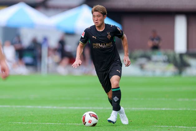 Zento Uno (Borussia Moenchengladbach) kontrolliert den Ball waehrend des Freundschaftsspiels zwischen dem FC Rottach-Egern und Borussia Moenchengladbach, Stadion Birkenmoos am 05. August 2026 in Rottach-Egern, Deutschland. (Foto von Marco Steinbrenner DeFodi Images) +++ Zento Uno (Borussia Moenchengladbach) controls the ball during the Friendly match between FC Rottach-Egern and Borussia Moenchengladbach at Stadion Birkenmoos on August 5, 2026 in Rottach-Egern, Germany. (Photo by Marco Steinbrenner DeFodi Images) (Photo by Marco Steinbrenner DeFodi Images) -