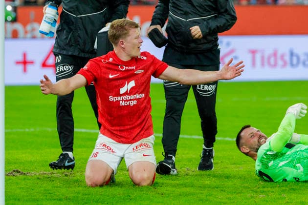 UEFA Conference League 2026 Brann vs. Apollon Limassol, Bergen, August 5, 2026: Brann s Kristian Eriksen and Apollon Limassol goalkeeper Philipp Kühn are on the ground during the UEFA Conference League soccer match between SK Brann and Apollon Limassol at Brann Stadium Photo: Paul S. Amundsen, NTB, Bergen, Norway. EDITORIAL USE ONLY. RESTRICTED USE FOR BETTING COMPANIES.  Copyright: xPaulxS.xAmundsenx xNTBx