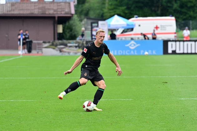 05.08.2026; Rottach-Egern; Fussball, Herren, Saison 2026 2027, Testspiel FC Rottach-Egern vs. Borussia Moenchengladbach Isac Lidberg (Gladbach) DFL regulations prohibit any use of photographs as image sequences and or quasi-video. Stadion Am Birkenmoos Bayern Deutschland