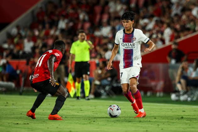 Dro Fernandez (PSG Paris Saint-Germain) controls the ball during the during the pre-season friendly match between RCD Mallorca and Paris Saint-Germain at Estadi Son Moix on August 5, 2026 in Palma de Mallorca, Spain. (Photo by Xavi Bonilla DeFodi Images) -