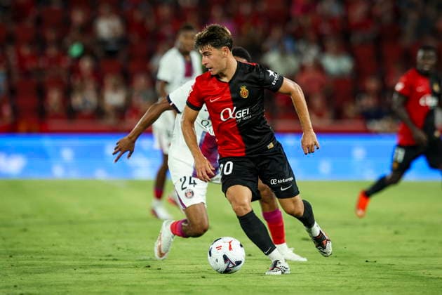 Pablo Torre (RCD Mallorca) controls the ball during the during the pre-season friendly match between RCD Mallorca and Paris Saint-Germain at Estadi Son Moix on August 5, 2026 in Palma de Mallorca, Spain. (Photo by Xavi Bonilla DeFodi Images) -