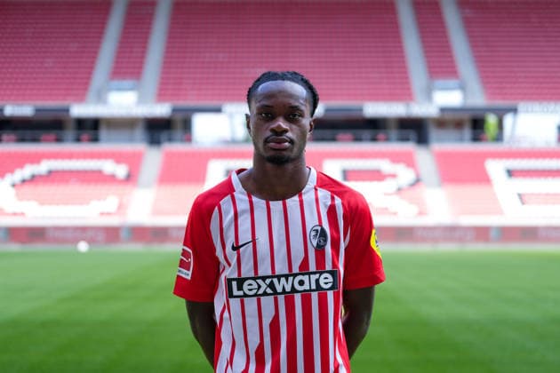 Jordy Makengo (SC Freiburg, 33); SC Freiburg; 1.BL, Bundesliga, Porträttermin 2026 2027 Freiburg Europa-Park Stadion Baden-Wuerttemberg Deutschland Copyright: AA_STEINSIEK.CH