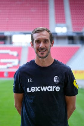 Julian Schuster (SC Freiburg, Trainer); SC Freiburg; 1.BL, Bundesliga, Porträttermin 2026 2027 Freiburg Europa-Park Stadion Baden-Wuerttemberg Deutschland Copyright: AA_STEINSIEK.CH