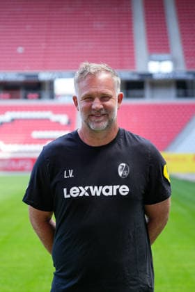 Lars Vossler (SC Freiburg, Co-Trainer); SC Freiburg; 1.BL, Bundesliga, Porträttermin 2026 2027 Freiburg Europa-Park Stadion Baden-Wuerttemberg Deutschland Copyright: AA_STEINSIEK.CH