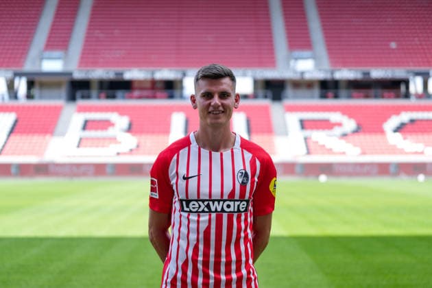 Yannik Engelhardt (SC Freiburg, 16); SC Freiburg; 1.BL, Bundesliga, Porträttermin 2026 2027 Freiburg Europa-Park Stadion Baden-Wuerttemberg Deutschland Copyright: AA_STEINSIEK.CH