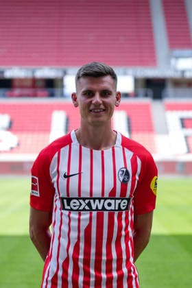 Yannik Engelhardt (SC Freiburg, 16); SC Freiburg; 1.BL, Bundesliga, Porträttermin 2026 2027 Freiburg Europa-Park Stadion Baden-Wuerttemberg Deutschland Copyright: AA_STEINSIEK.CH