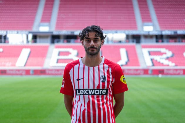 Eren Sami Dinkci (SC Freiburg, 18); SC Freiburg; 1.BL, Bundesliga, Porträttermin 2026 2027 Freiburg Europa-Park Stadion Baden-Wuerttemberg Deutschland Copyright: AA_STEINSIEK.CH