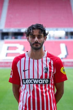 Eren Sami Dinkci (SC Freiburg, 18); SC Freiburg; 1.BL, Bundesliga, Porträttermin 2026 2027 Freiburg Europa-Park Stadion Baden-Wuerttemberg Deutschland Copyright: AA_STEINSIEK.CH