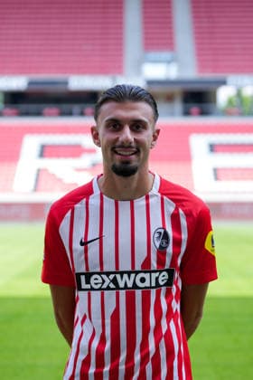 Berkay Yilmaz (SC Freiburg, 27); SC Freiburg; 1.BL, Bundesliga, Porträttermin 2026 2027 Freiburg Europa-Park Stadion Baden-Wuerttemberg Deutschland Copyright: AA_STEINSIEK.CH