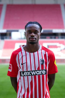 Jordy Makengo (SC Freiburg, 33); SC Freiburg; 1.BL, Bundesliga, Porträttermin 2026 2027 Freiburg Europa-Park Stadion Baden-Wuerttemberg Deutschland Copyright: AA_STEINSIEK.CH