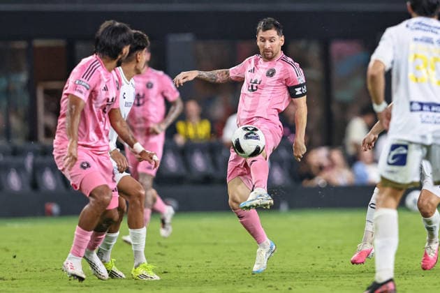 August 5, 2026, Miami, Florida, USA: LIONEL MESSI (10) of Inter Miami CF controls a ball during a Leagues Cup 2026 soccer match between Inter Miami CF and Atletico de San Luis Soccer 2026: Inter Miami CF 4:2 Atletico De San Luis.  - ZUMAa257 20260805_zsp_a257_021 Copyright: xChrisxArjoonx