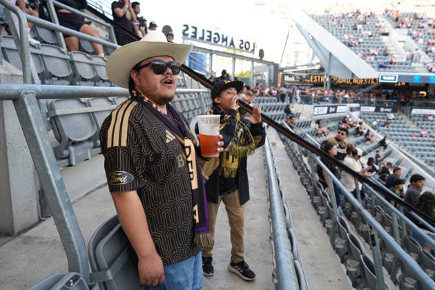 Los Angeles attend in a Leagues Cup match between Los Angeles FC and Guadalajara at the BMO Stadium in Los Angeles, United States, 05 August 2026. Leagues Cup - Los Angeles FC vs Guadalajara !ACHTUNG: NUR REDAKTIONELLE NUTZUNG!  Copyright: xOmarxAlonsox AME6416 20260806-55021081744_1