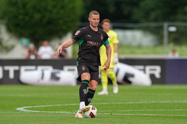05.08.2026, xydrx, Fußball, Testspiel, FC Rottach-Egern - Borussia Mönchengladbach, Saison 2026 2027, Stadion am Birkenmoos: Nico Elvedi (Borussia Moenchengladbach, 30) DFB regulations prohibit any use of photographs as image sequences and or quasi-video. Copyright: HMBxMedia YannisxDreimann