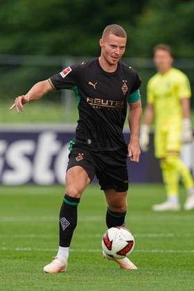 05.08.2026, xydrx, Fußball, Testspiel, FC Rottach-Egern - Borussia Mönchengladbach, Saison 2026 2027, Stadion am Birkenmoos: Nico Elvedi (Borussia Moenchengladbach, 30) DFB regulations prohibit any use of photographs as image sequences and or quasi-video. Copyright: HMBxMedia YannisxDreimann