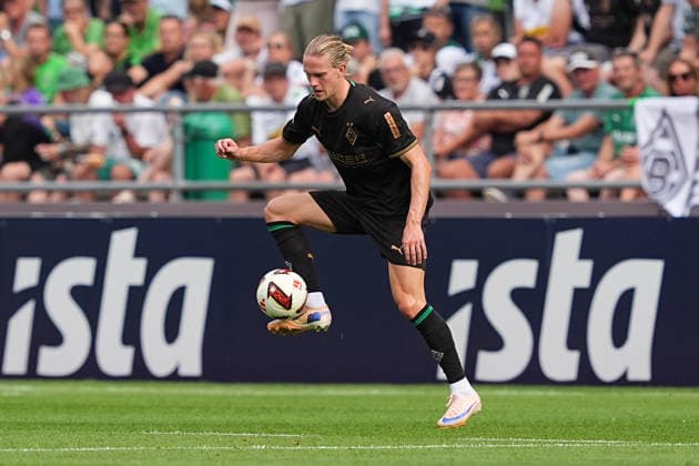 05.08.2026, xydrx, Fußball, Testspiel, FC Rottach-Egern - Borussia Mönchengladbach, Saison 2026 2027, Stadion am Birkenmoos: David Herold (Borussia Moenchengladbach, 20) DFB regulations prohibit any use of photographs as image sequences and or quasi-video. Copyright: HMBxMedia YannisxDreimann