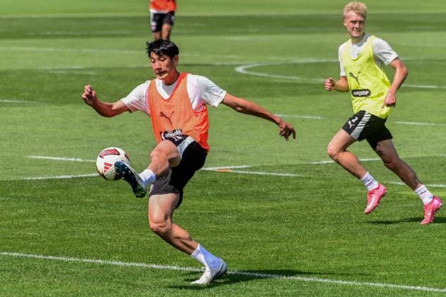 Taichi Hara ( Pauli ) Deutschland , Hamburg , Trainingsgelände an der Kollaustrasse , Fussball , 2. Bundesliga , FC St Pauli