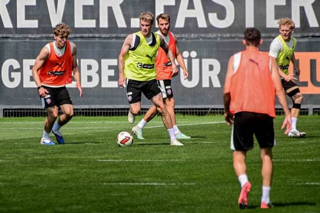 Westphal Jannik Eric Smith Lars Ritzka ( Pauli ) Deutschland , Hamburg , Trainingsgelände an der Kollaustrasse , Fussball , 2. Bundesliga , FC St Pauli