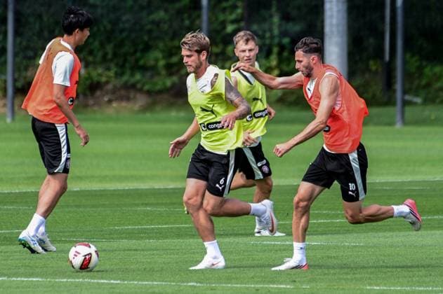 Marcus Mathisen Branimir Hrgota ( Pauli ) Deutschland , Hamburg , Trainingsgelände an der Kollaustrasse , Fussball , 2. Bundesliga , FC St Pauli