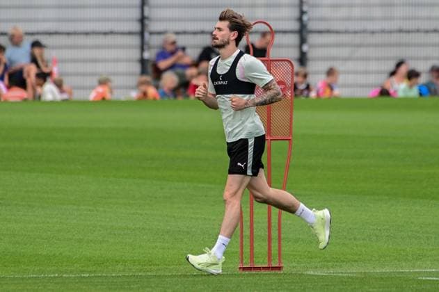 Lauftraining Connor Metcalfe ( Pauli ) Deutschland , Hamburg , Trainingsgelände an der Kollaustrasse , Fussball , 2. Bundesliga , FC St Pauli
