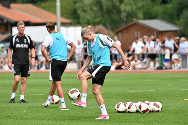 06.08.2026; Rottach-Egern; Fussball, Herren, Saison 2026 2027, Trainingslager Borussia Moenchengladbach David Herold (Gladbach) DFL regulations prohibit any use of photographs as image sequences and or quasi-video. Stadion Am Birkenmoos Bayern Deutschland