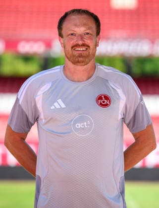 04.08.2026 - 1. FC Nürnberg FCN ( Club Clubfrauen ) - 1. Frauen Fussball Bundesliga BL - Saison 2026 2027 - Fototermin Porträttermin Vorstellung Präsentation Pressetermin - - xwoxzix - Einzelbild Einzelfoto Portrait Porträt Kopfbild - Prof. Dr. Werner Krutsch ( Mannschaftsarzt 1. FC Nürnberg FCN )