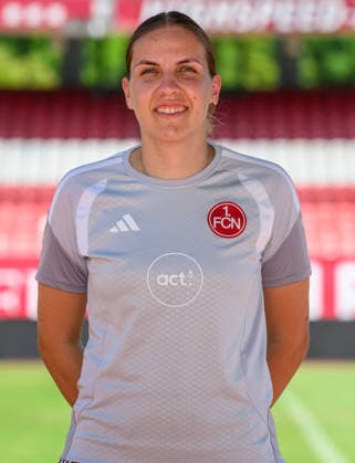 04.08.2026 - 1. FC Nürnberg FCN ( Club Clubfrauen ) - 1. Frauen Fussball Bundesliga BL - Saison 2026 2027 - Fototermin Porträttermin Vorstellung Präsentation Pressetermin - - xwoxzix - Einzelbild Einzelfoto Portrait Porträt Kopfbild - Laura Lücker ( Teammanager 1. FC Nürnberg FCN )