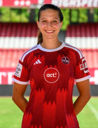 04.08.2026 - 1. FC Nürnberg FCN ( Club Clubfrauen ) - 1. Frauen Fussball Bundesliga BL - Saison 2026 2027 - Fototermin Porträttermin Vorstellung Präsentation Pressetermin - - xwoxzix - Einzelbild Einzelfoto Portrait Porträt Kopfbild - Laura Miller (9, 1. FC Nürnberg FCN )