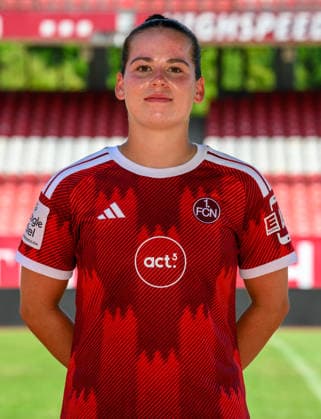 04.08.2026 - 1. FC Nürnberg FCN ( Club Clubfrauen ) - 1. Frauen Fussball Bundesliga BL - Saison 2026 2027 - Fototermin Porträttermin Vorstellung Präsentation Pressetermin - - xwoxzix - Einzelbild Einzelfoto Portrait Porträt Kopfbild - Jonna Brengel (10, 1. FC Nürnberg FCN )