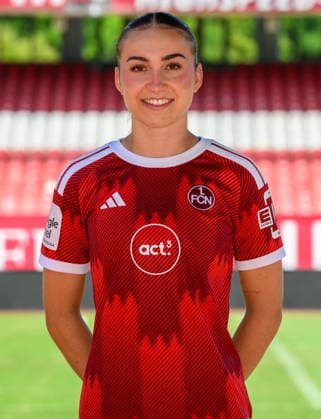 04.08.2026 - 1. FC Nürnberg FCN ( Club Clubfrauen ) - 1. Frauen Fussball Bundesliga BL - Saison 2026 2027 - Fototermin Porträttermin Vorstellung Präsentation Pressetermin - - xwoxzix - Einzelbild Einzelfoto Portrait Porträt Kopfbild - Lara Meroni (11, 1. FC Nürnberg FCN )
