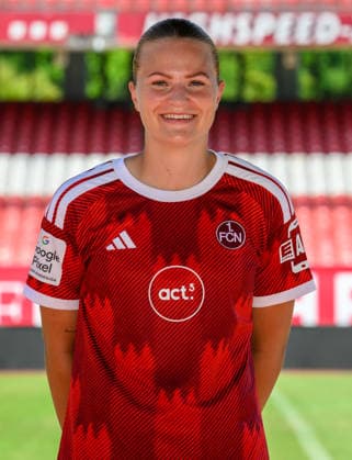 04.08.2026 - 1. FC Nürnberg FCN ( Club Clubfrauen ) - 1. Frauen Fussball Bundesliga BL - Saison 2026 2027 - Fototermin Porträttermin Vorstellung Präsentation Pressetermin - - xwoxzix - Einzelbild Einzelfoto Portrait Porträt Kopfbild - Amelie Thöle Thoele (12, 1. FC Nürnberg FCN )