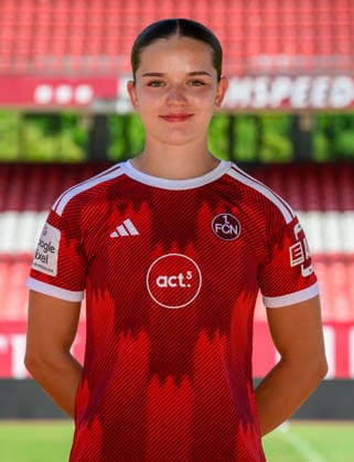 04.08.2026 - 1. FC Nürnberg FCN ( Club Clubfrauen ) - 1. Frauen Fussball Bundesliga BL - Saison 2026 2027 - Fototermin Porträttermin Vorstellung Präsentation Pressetermin - - xwoxzix - Einzelbild Einzelfoto Portrait Porträt Kopfbild - Marlene Lindner (14, 1. FC Nürnberg FCN )