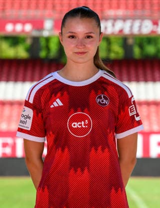 04.08.2026 - 1. FC Nürnberg FCN ( Club Clubfrauen ) - 1. Frauen Fussball Bundesliga BL - Saison 2026 2027 - Fototermin Porträttermin Vorstellung Präsentation Pressetermin - - xwoxzix - Einzelbild Einzelfoto Portrait Porträt Kopfbild - Hanna Deuber (29, 1. FC Nürnberg FCN )