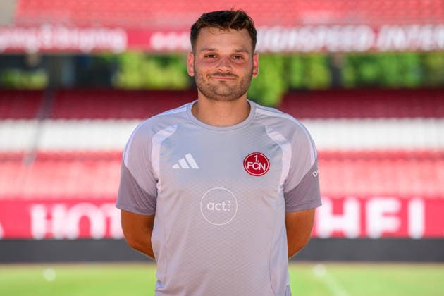 04.08.2026 - 1. FC Nürnberg FCN ( Club Clubfrauen ) - 1. Frauen Fussball Bundesliga BL - Saison 2026 2027 - Fototermin Porträttermin Vorstellung Präsentation Pressetermin - - xwoxzix - Einzelbild Einzelfoto Portrait Porträt Kopfbild - Jason Altmann ( Co-Trainer 1. FC Nürnberg FCN )