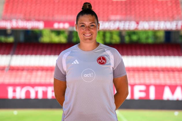 04.08.2026 - 1. FC Nürnberg FCN ( Club Clubfrauen ) - 1. Frauen Fussball Bundesliga BL - Saison 2026 2027 - Fototermin Porträttermin Vorstellung Präsentation Pressetermin - - xwoxzix - Einzelbild Einzelfoto Portrait Porträt Kopfbild - Isabel Bauer ( Co-Trainerin 1. FC Nürnberg FCN )