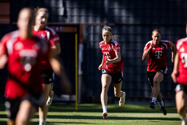 Training 1. FC Köln Frauen; 06.08.2026 KÖLN, DEUTSCHLAND - AUGUST 06: Kathrin Kathy Henrichs (1. FC Köln, 4) während einer Trainingseinheit der Frauen des 1. FC Köln auf Platz 7 des Geissbockheims am 06.08.2026 in Köln, Deutschland Copyright: xBEAUTIFULxSPORTS Wunderlx