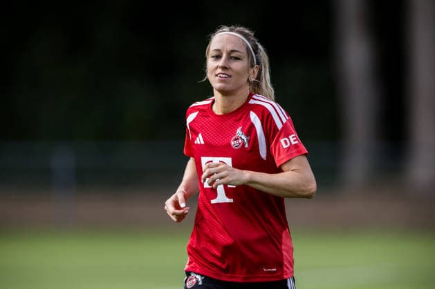 Training 1. FC Köln Frauen; 06.08.2026 KÖLN, DEUTSCHLAND - AUGUST 06: Kathrin Kathy Henrichs (1. FC Köln, 4) während einer Trainingseinheit der Frauen des 1. FC Köln auf Platz 7 des Geissbockheims am 06.08.2026 in Köln, Deutschland Copyright: xBEAUTIFULxSPORTS Wunderlx