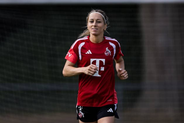 Training 1. FC Köln Frauen; 06.08.2026 KÖLN, DEUTSCHLAND - AUGUST 06: Kathrin Kathy Henrichs (1. FC Köln, 4) während einer Trainingseinheit der Frauen des 1. FC Köln auf Platz 7 des Geissbockheims am 06.08.2026 in Köln, Deutschland Copyright: xBEAUTIFULxSPORTS Wunderlx