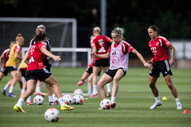 Training 1. FC Köln Frauen; 06.08.2026 KÖLN, DEUTSCHLAND - AUGUST 06: Kathrin Kathy Henrichs (1. FC Köln, 4) am Ball während einer Trainingseinheit der Frauen des 1. FC Köln auf Platz 7 des Geissbockheims am 06.08.2026 in Köln, Deutschland Copyright: xBEAUTIFULxSPORTS Wunderlx