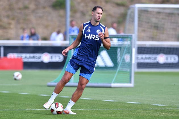Fußball 1. Bundesliga Training FC Schalke 04 am 06.08.2026 auf dem Trainingsgelände an der Veltins Arena in Gelsenkirchen Nikola Katic ( Schalke )