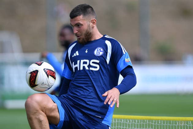 Fußball 1. Bundesliga Training FC Schalke 04 am 06.08.2026 auf dem Trainingsgelände an der Veltins Arena in Gelsenkirchen Hasan Kurucay ( Schalke )
