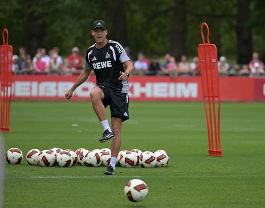 06.08.2026, xophax, Fussball 1.Bundesliga, 1.FC Koeln Training am Geissbockheim des 1.FC Köln. Platz 1.Fans. Kevin McKenna ( 1.FC Köln ) Köln