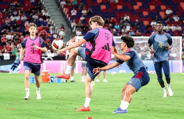 HKG, Abschlusstraining spielerisch, Nathaniel Brown und Co.., Training FC Bayern Muenchen in Kowloon, Hong Kong am 06. 08.2026, Saison 2026-27, Training FC Bayern Muenchen in Kowloon, Hong Kong am 06. 08.2026, Saison 2026-27 Hong Kong Copyright: xEibner-Pressefotox EP_JNL