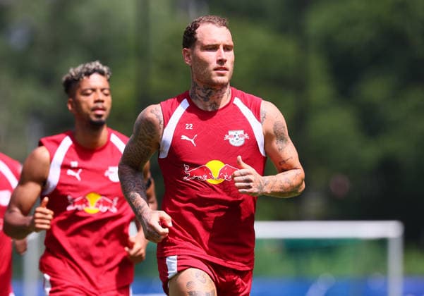 RB Leipzig - AUT Trainingslager Bundesliga Saalfelden, 06.08.2026, Gut Brandlhof, Fussball, Bundesliga, GER , RB Leipzig - Trainingslager in Saalfelden am Steinernen Meer AUT. , Im Bild: David Raumr vor Benjamin Henrichs ,