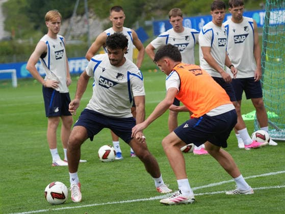 06.08.2026, Stadion Seefeld, Seefeld, Trainingslager TSG Hoffenheim in Seefeld 2026 , Ozan Kabak (Hoffenheim), Albian Hajdari (Hoffenheim) (Photo by Hasan Bratic DeFodi Images) -