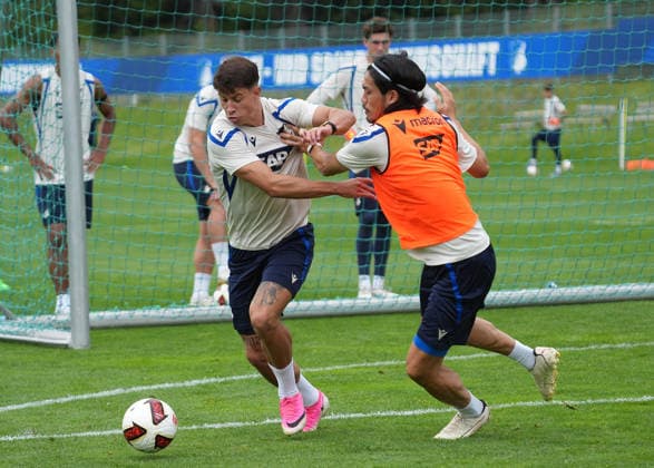 06.08.2026, Stadion Seefeld, Seefeld, Trainingslager TSG Hoffenheim in Seefeld 2026 , Adam Hlozek (Hoffenheim), Koki Machida (Hoffenheim) (Photo by Hasan Bratic DeFodi Images) -